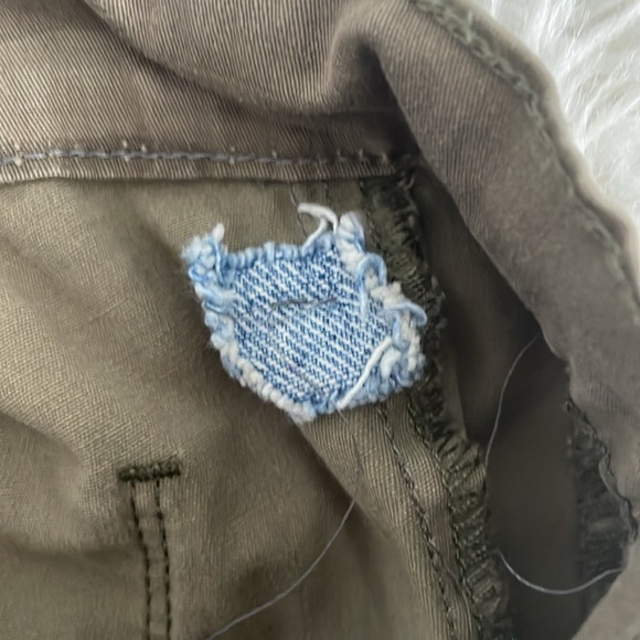 Lucky Brand Womens Charlie Skinny Cargo Jeans Army Camo Zip Pocket! - Picture 8 of 8